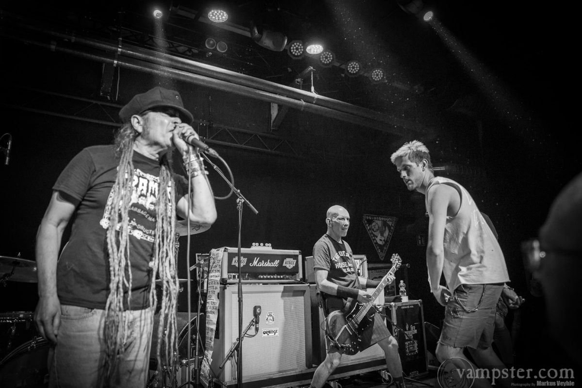 CIRCLE JERKS - Frankfurt, Das Bett - Foto: Markus Veyhle / vampster.com