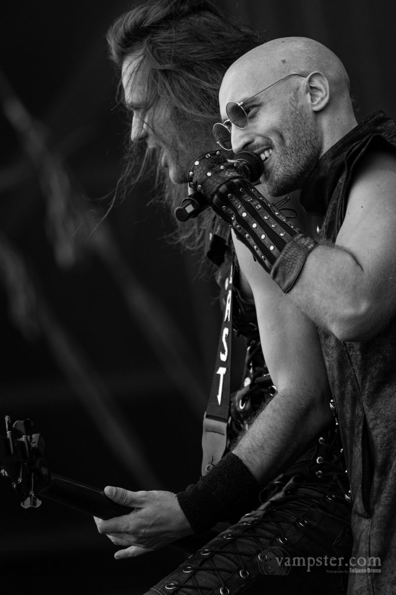 BEAST IN BLACK Tour mit GLORYHAMMER im Winter 2024 News, Tourdaten & Festivals vampster
