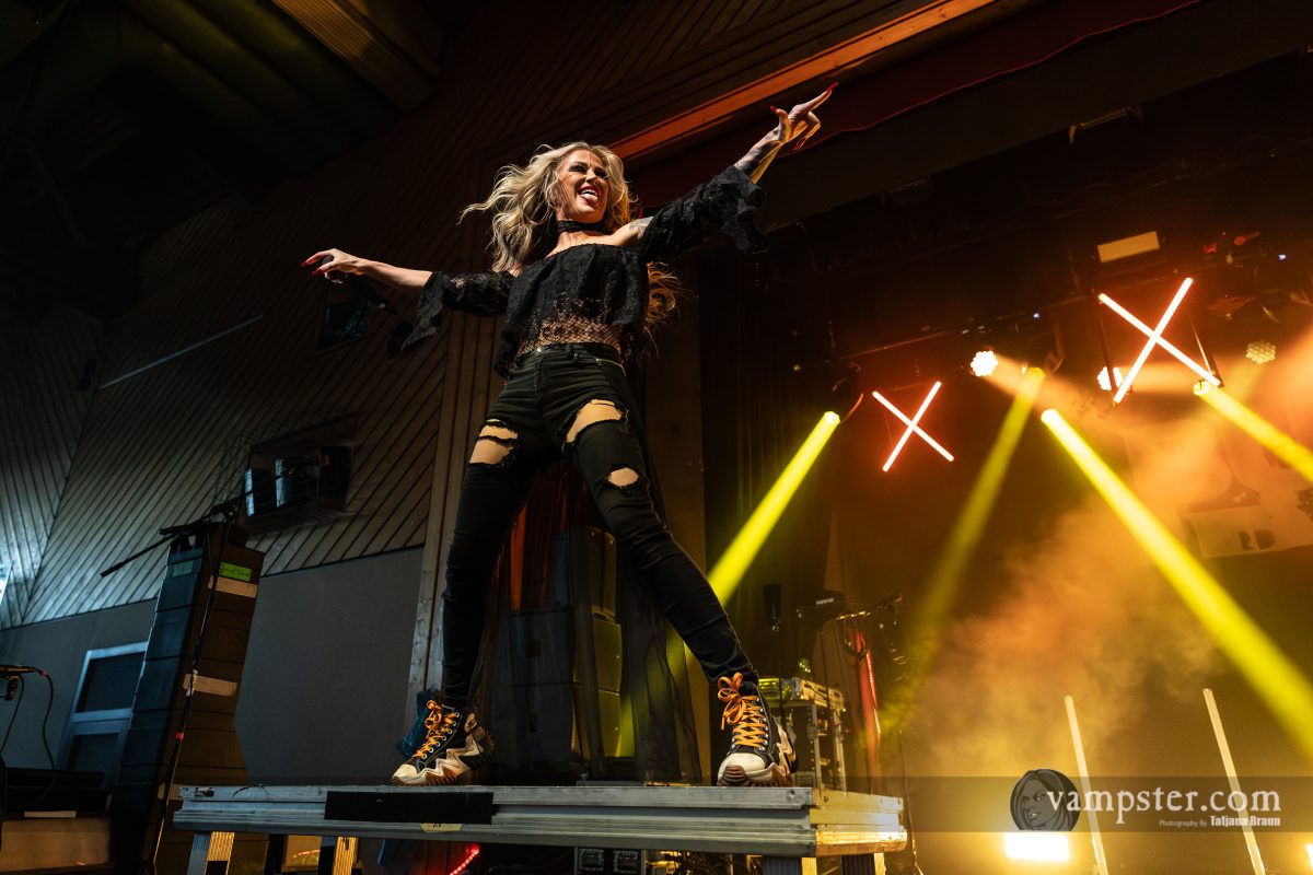 Butcher Babies live auf dem Easter Cross 2026