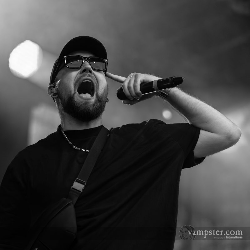 The Narrator live auf dem Summer Breeze 2025